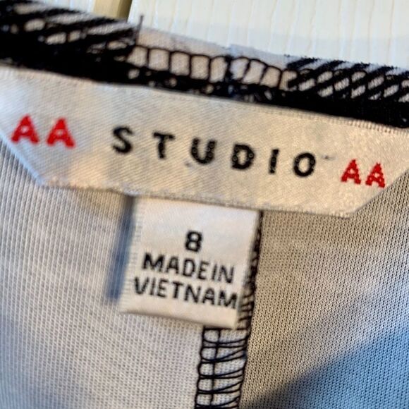 BLACK & WHITE SLEEVELESS DRESS w PEPLUM SIZE 8 - Picture 4 of 5